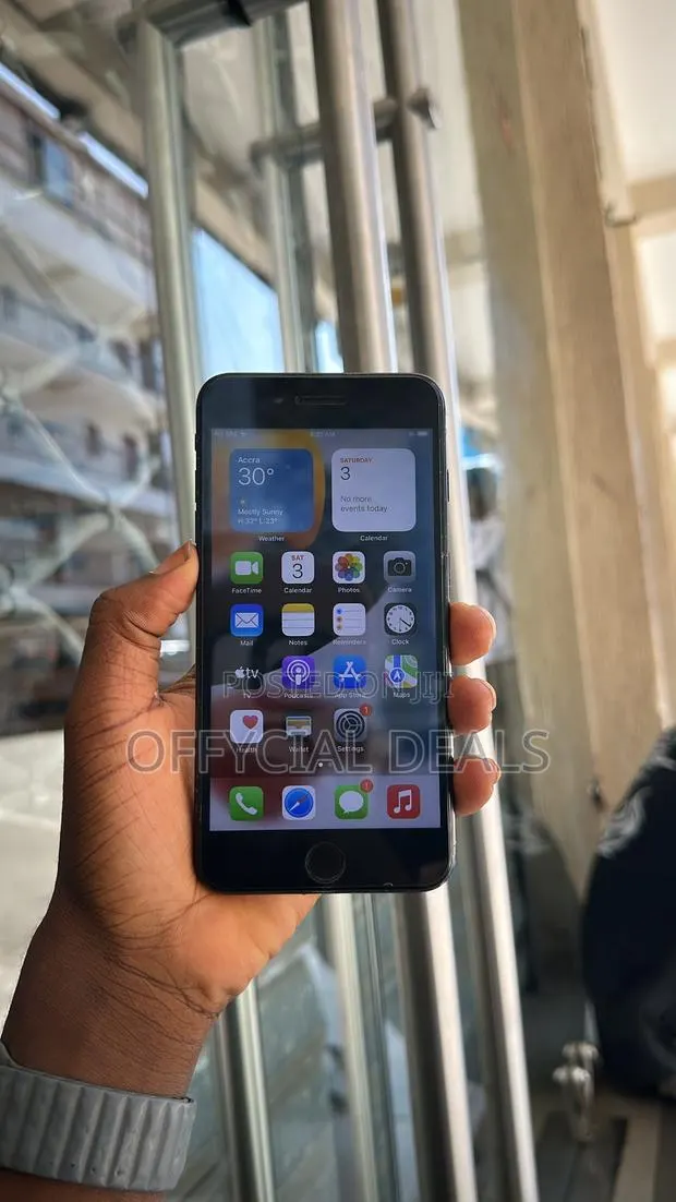Apple iPhone 7 Plus 128 GB Black · Photo 1