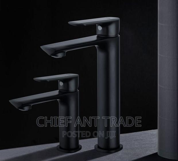 Tap / Faucet Black. Hot Cold. Qh850 · Photo 1