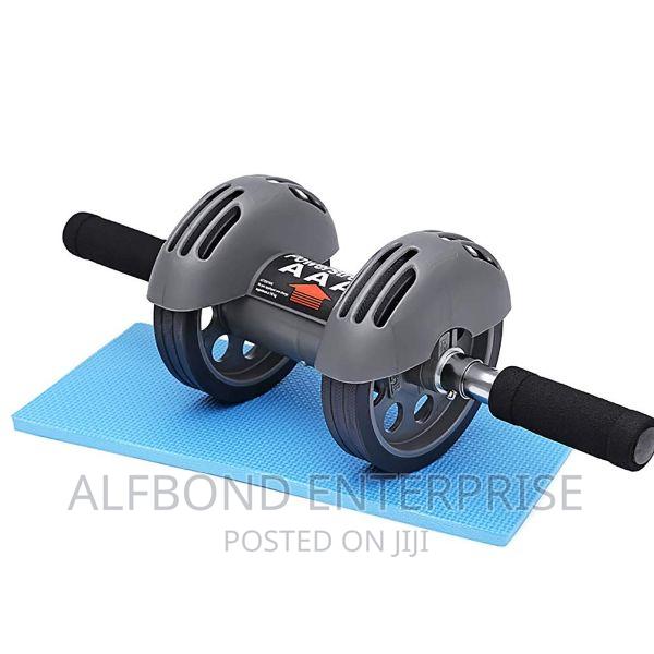 Power Stretch Stomach Roller · Photo 1