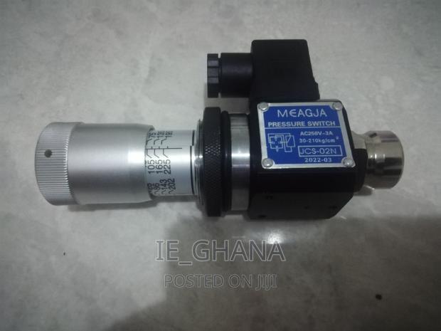 Hydraulic Pressure Switch · Photo 3