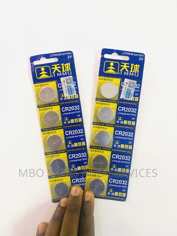 Original TMMQ Cmos Battery Cr2032 3V · Photo 1