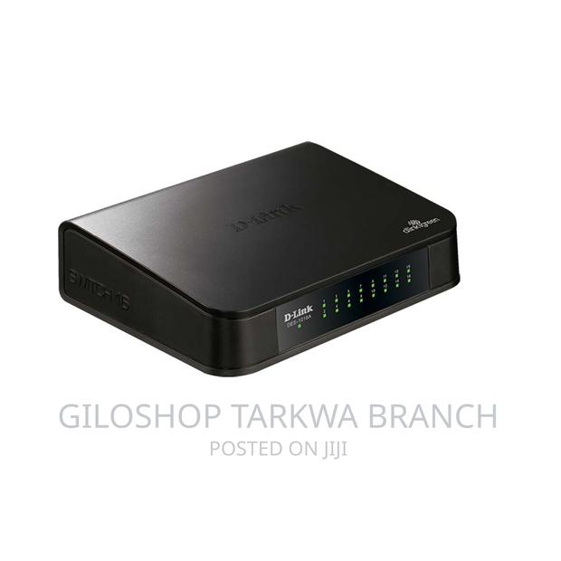D-Link 16 Port Desktop Switch · Photo 1