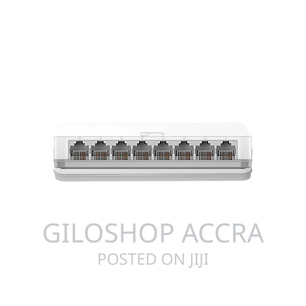 D-Link 8 PORT 10/100mbps Unmanaged Switch · Photo 2