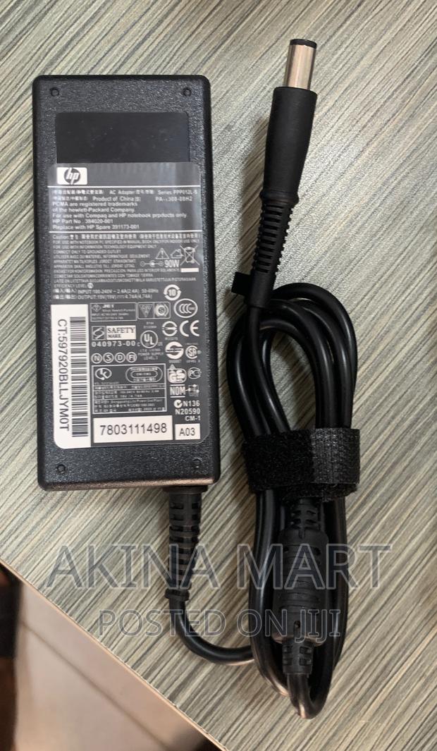 Hp Big Pin Charger 19v · Photo 1