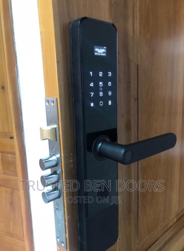 Paladin Turkey Biometric Smart Lock for Security+Wooden Door · Photo 1