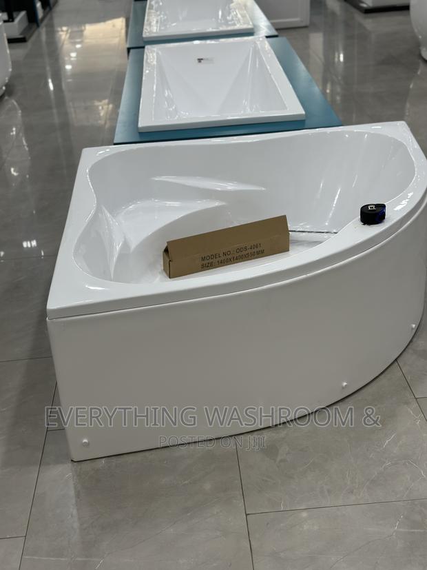 Bathtub_corner Bath_arc Bathtub_corner Bath · Photo 1