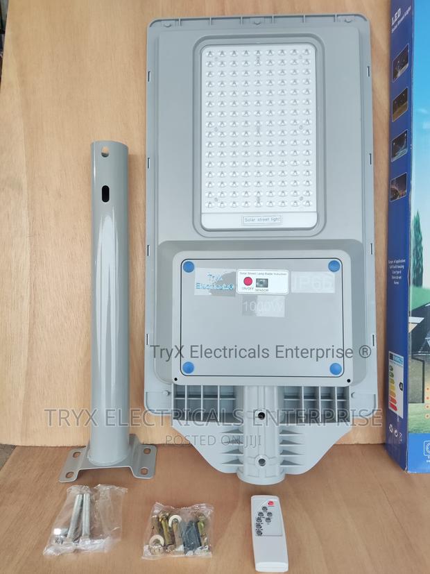 1000W Solar Street Light - Aurora Lens · Photo 2