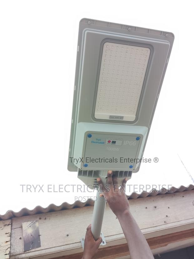 1000W Solar Street Light Aurora Lens · Photo 2