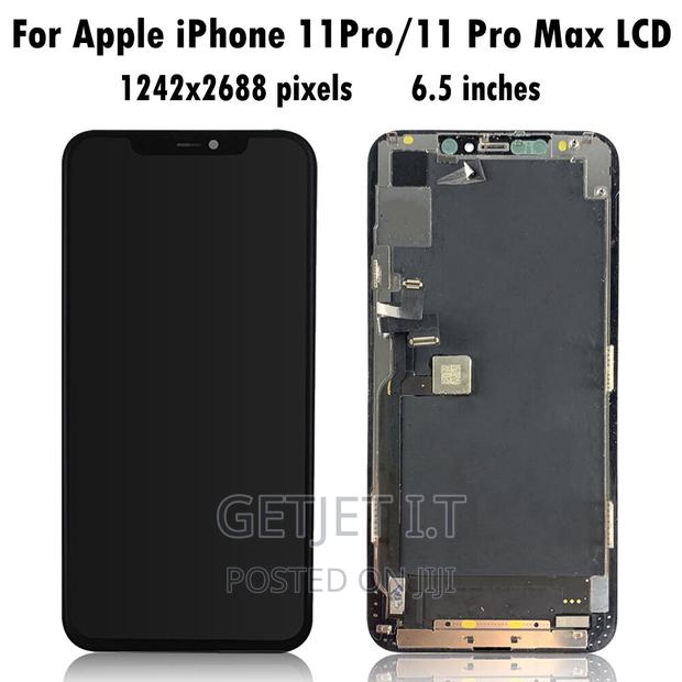 iPhone Xs Max Screen Replacement · Photo 2