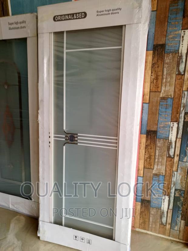 Sed Super High Washroom Door With Accessories · Photo 1
