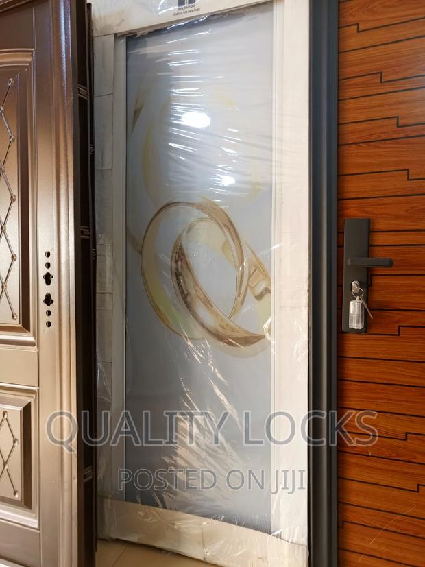 Splendor Italian Technology Washroom Door · Photo 1
