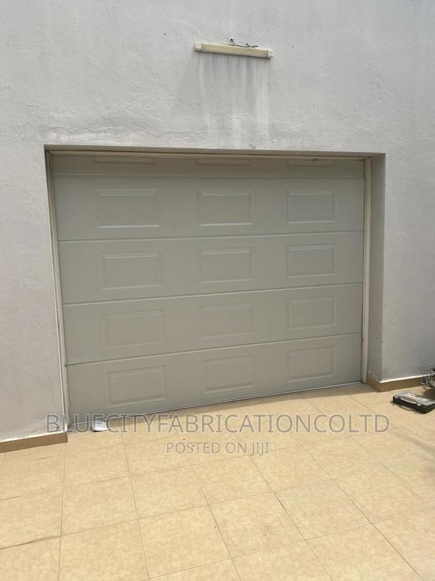 High Quality Automatic Garage Door · Photo 1