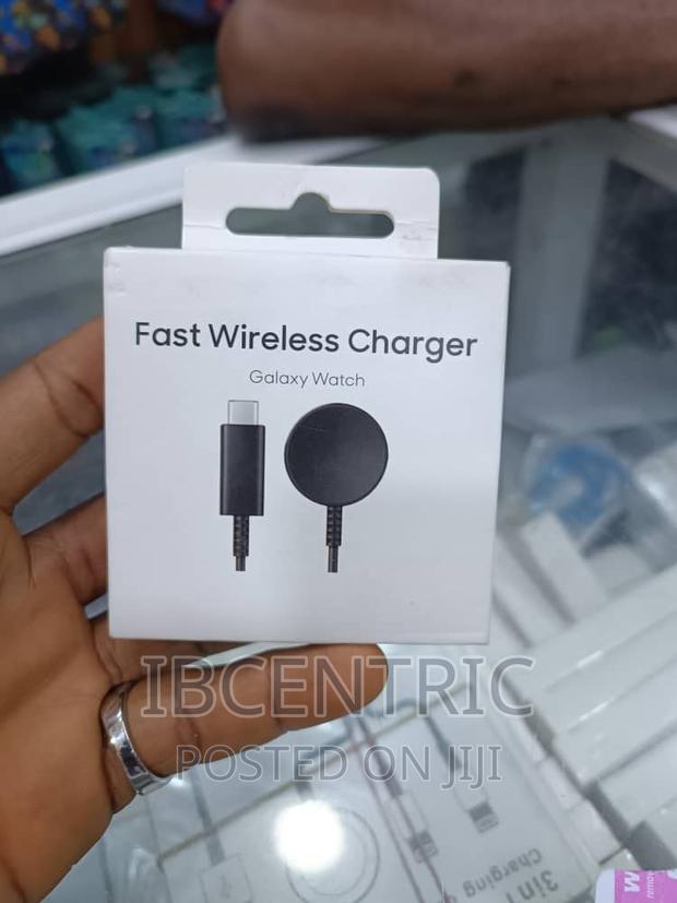 Fast Wireless Watch Charger · Photo 1