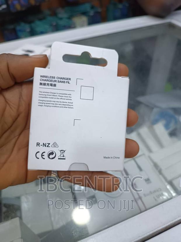 Fast Wireless Watch Charger · Photo 2