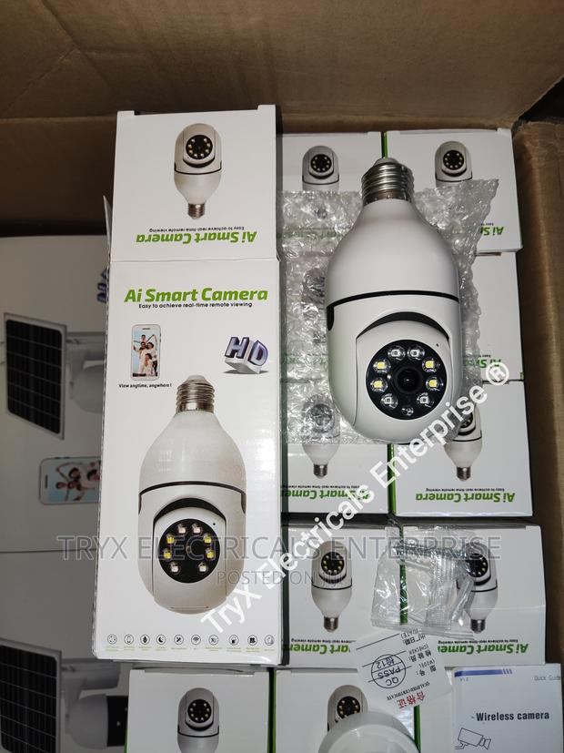 Bulb PTZ Wifi Camera + 64gb Sd