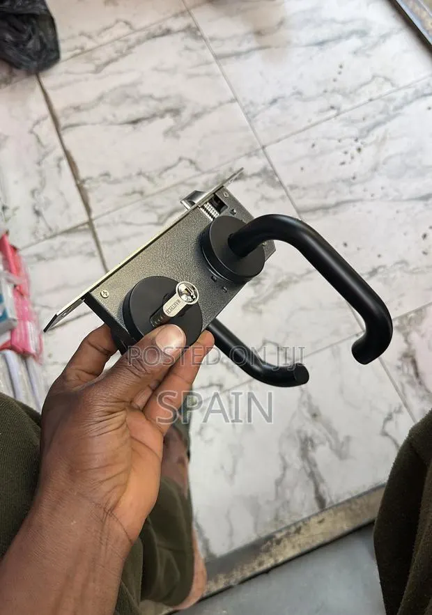 Original Separate Door Lock With Keys (Door Locks) · Photo 1