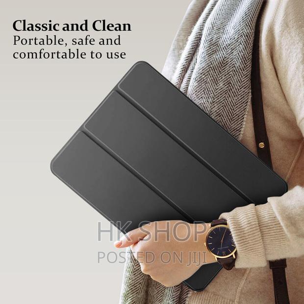 Apple iPad 10.2 9th Generation (2021) Smart Cover Case · Photo 4