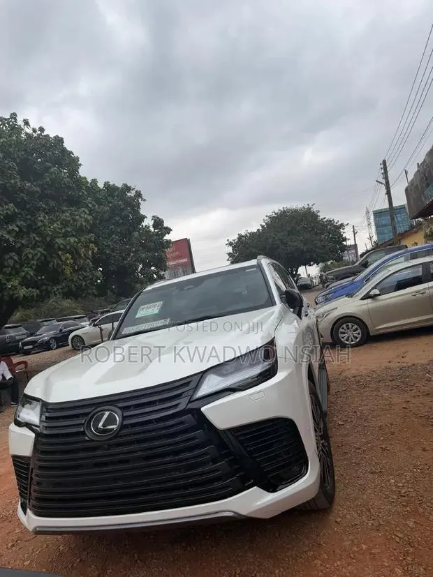 Lexus LX 700h 2025 White · Photo 1