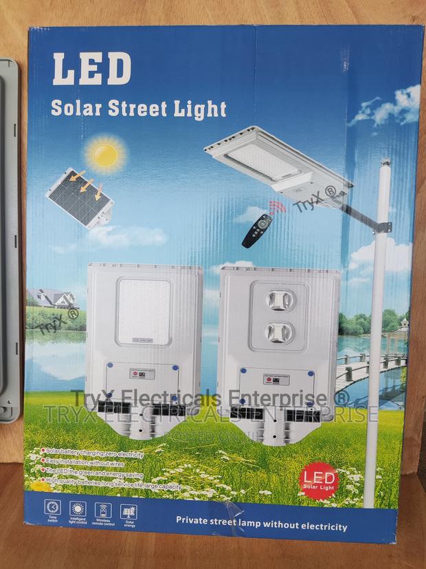 800W Solar Street Light (Aurora Lens) · Photo 2