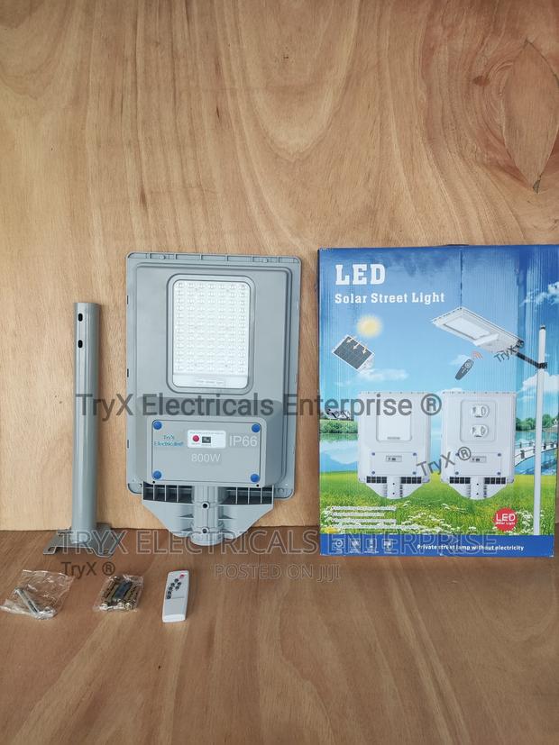 800W Solar Street Light Aurora Lens · Photo 1