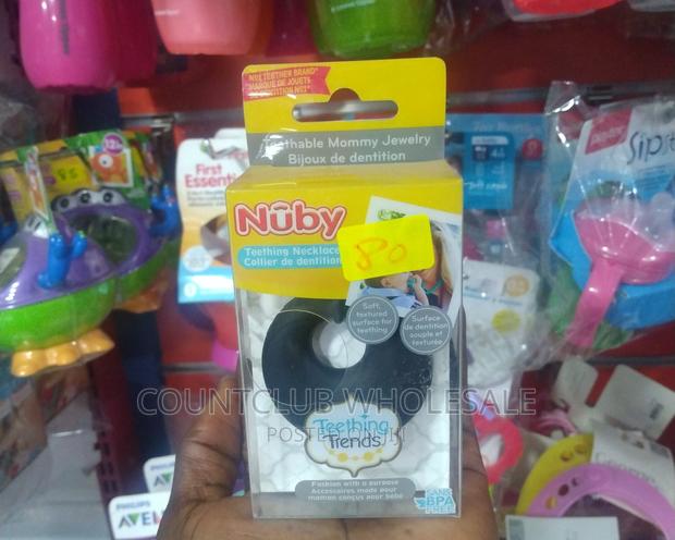 Nuby Teething Necklace · Photo 1