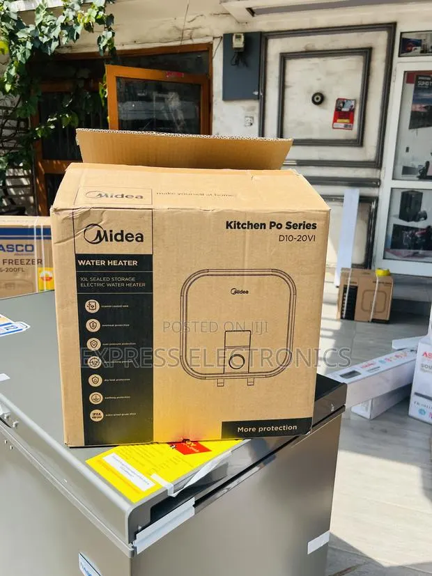 Ultra Modern Design Water Heater 15l Midea White · Photo 1