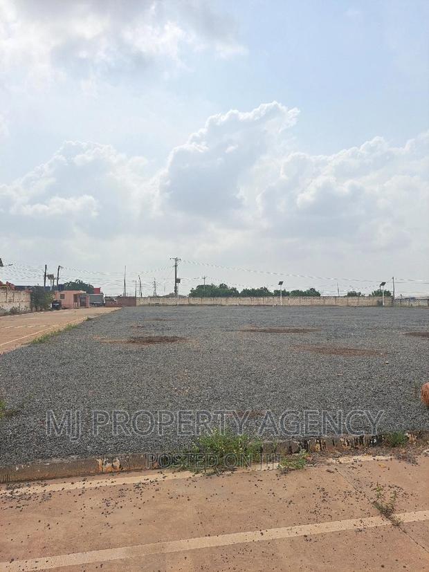 1 Acre Roadside Industrial Land · Photo 2