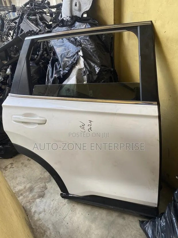Honda CRV 2023 2024 2025 2026 Back Door · Photo 1