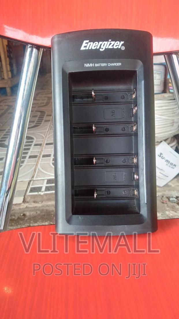 9v Energizer Universal Battery Charger Aa, Aaa, · Photo 2