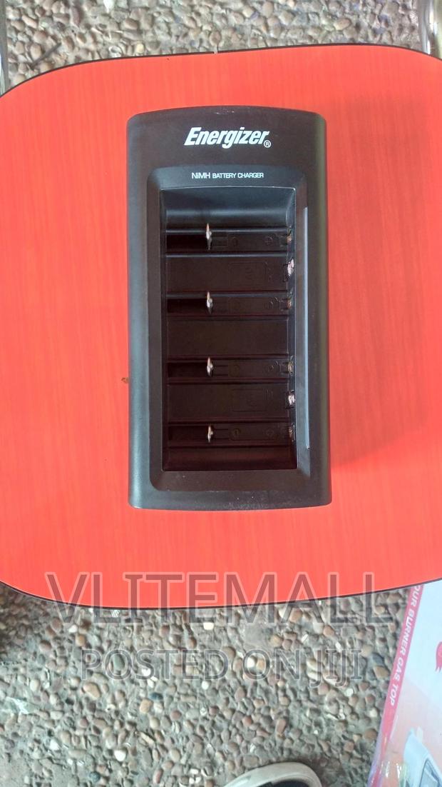 9v Energizer Universal Battery Charger Aa, Aaa, · Photo 1