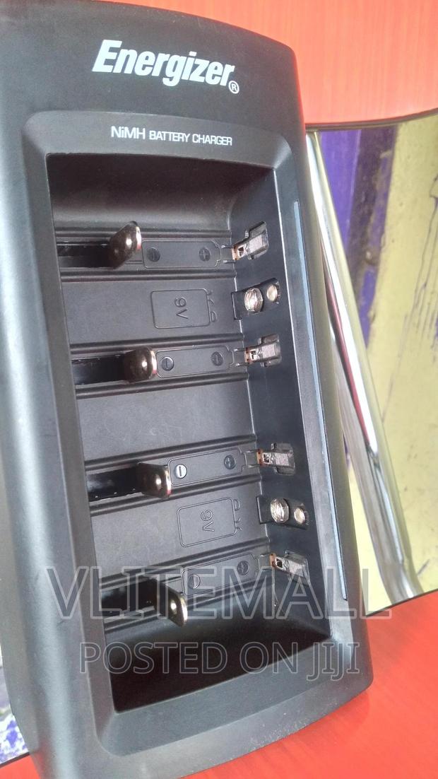 9v Energizer Universal Battery Charger Aa, Aaa, · Photo 3