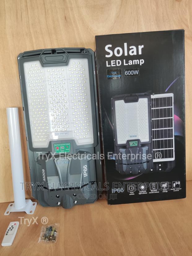 1000W YSOM Solar Street Lights (Lenses) · Photo 1