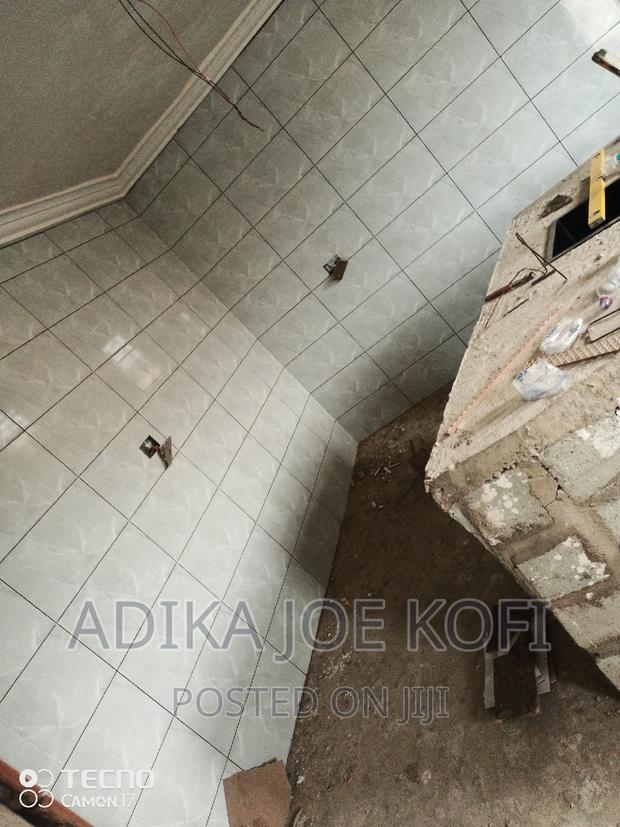 Kitchen Wall Tilling Professionally · Photo 4