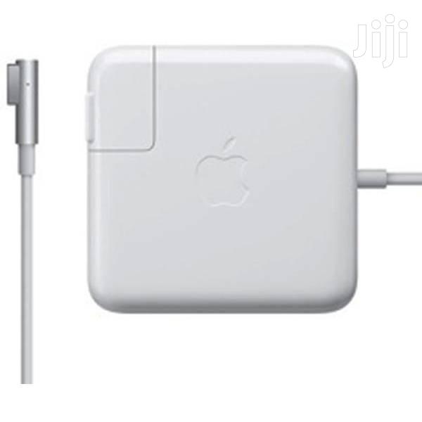 Mac Book Charger · Photo 1