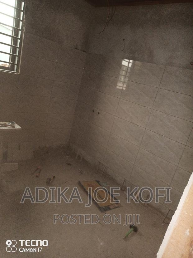 Bathroom Tilling Work · Photo 6