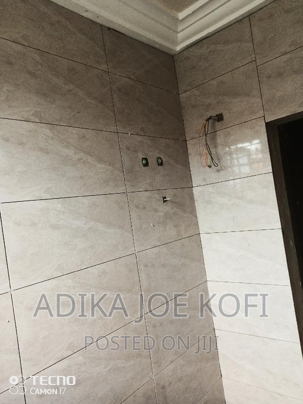 Bathroom Tilling Work · Photo 7