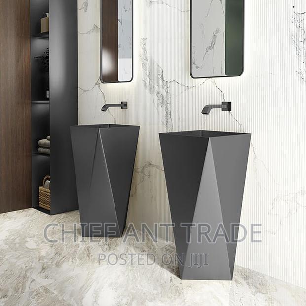 Basin. Prism Podium · Photo 2