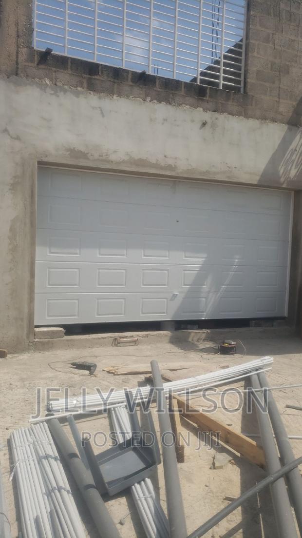 16 X 8 Garage Door · Photo 1