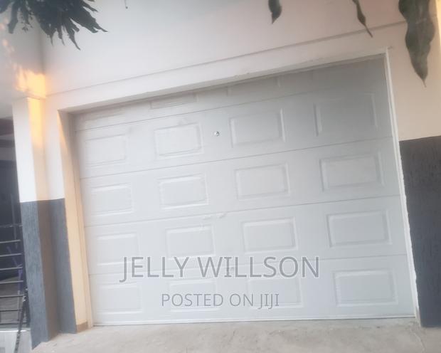 9 X 8 Garage Door Canadian Standard · Photo 1