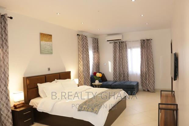 Furnished 4bdrm House in East Legon for sale · Photo 4