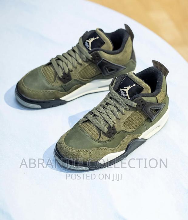 Air Jordan Retro 4 SE Craft Olive · Photo 2