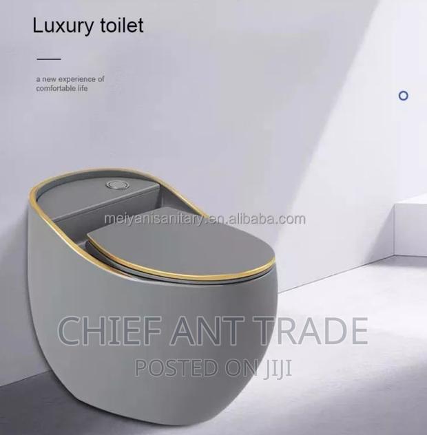 Round Toilet Seat · Photo 8