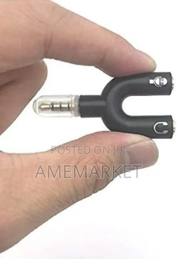 U-Shape 3.5mm Headphone & Microphone Splitter Audio Adapter · Photo 1