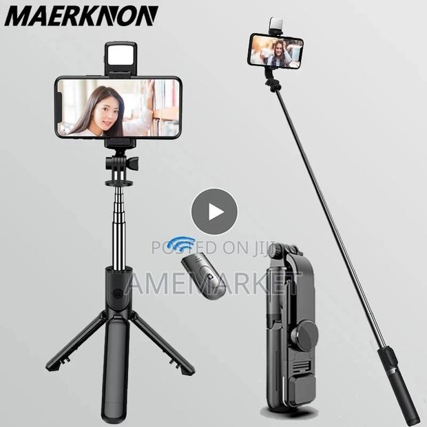 Phone Selfie Stick With Led Light Bluetooth Remote Control · Photo 4