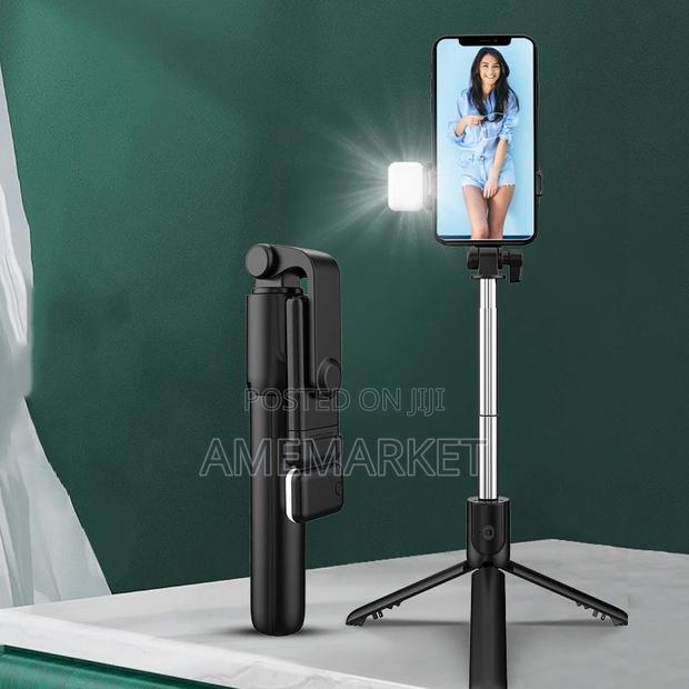 Phone Selfie Stick With Led Light Bluetooth Remote Control · Photo 5