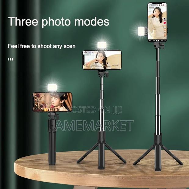 Phone Selfie Stick With Led Light Bluetooth Remote Control · Photo 1