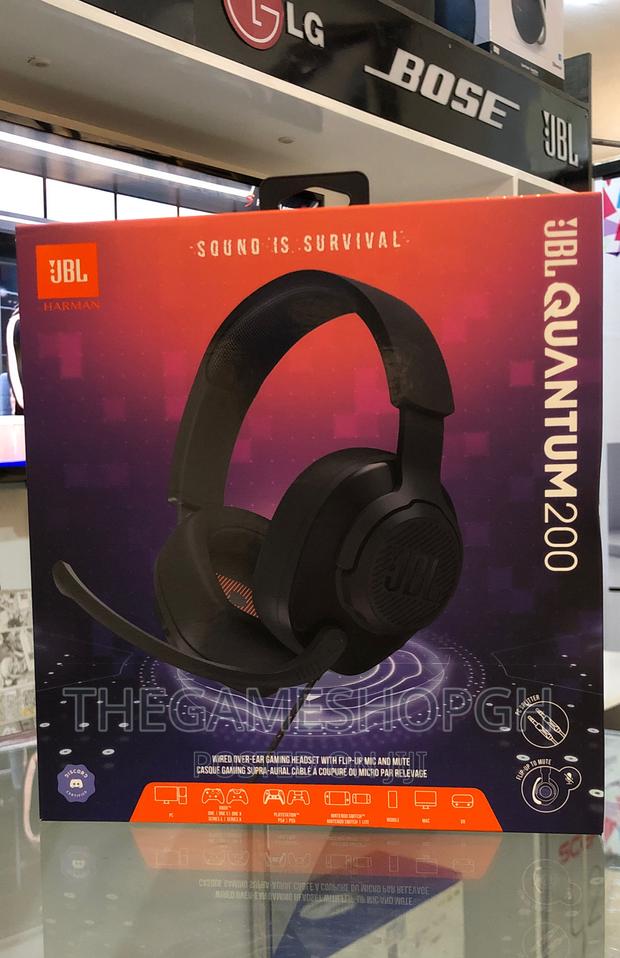 JBL Quantum 200 · Photo 1