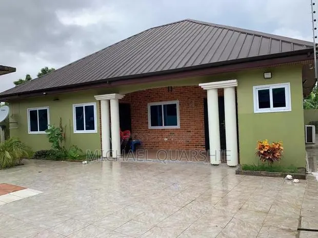 Furnished 3bdrm House in Pokuase Ayawaso for sale · Photo 1