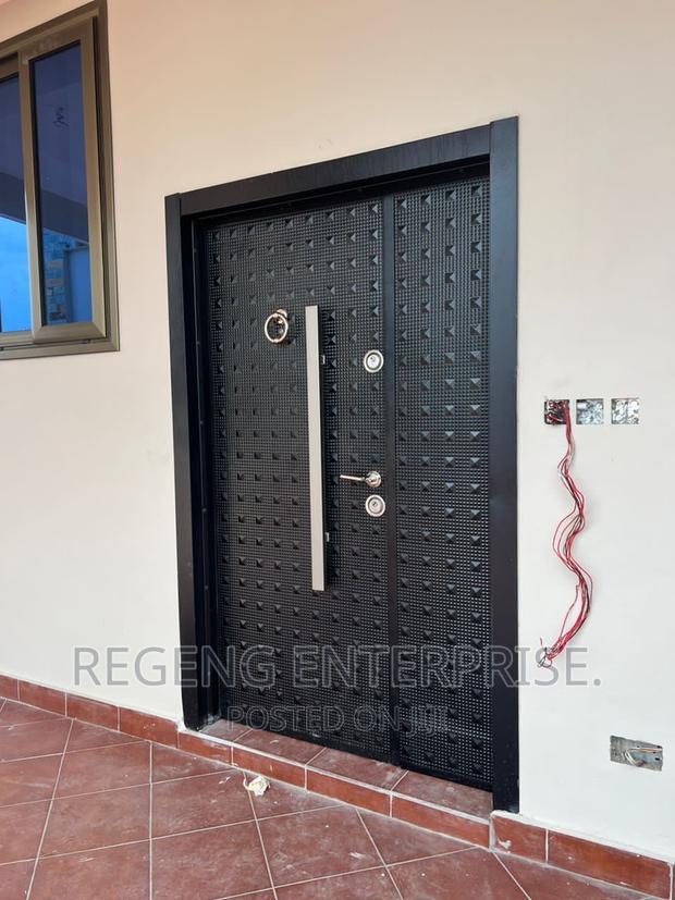 New Quality Full Metal Security Door With Accessories · Photo 1