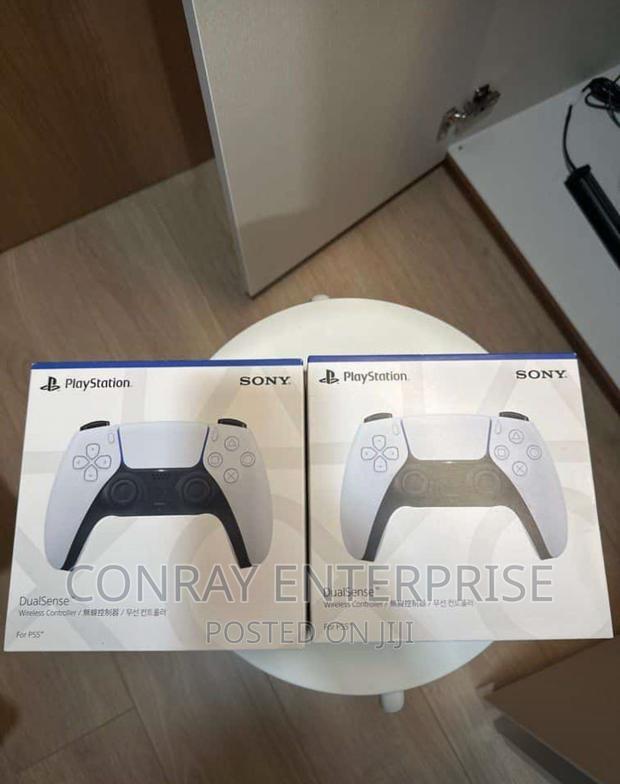 Playstation 5 Dualsense Controller. · Photo 3